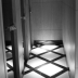 Paredes forradas con paneles de madera de cedro y damero en marmol blanco puro y negro marquina, puertas en cristal lacado en negro, conforman este Impactante pasillo...   